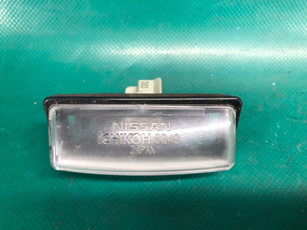 26510-9Y00A | Подсветка номера NISSAN ROGUE 08-15