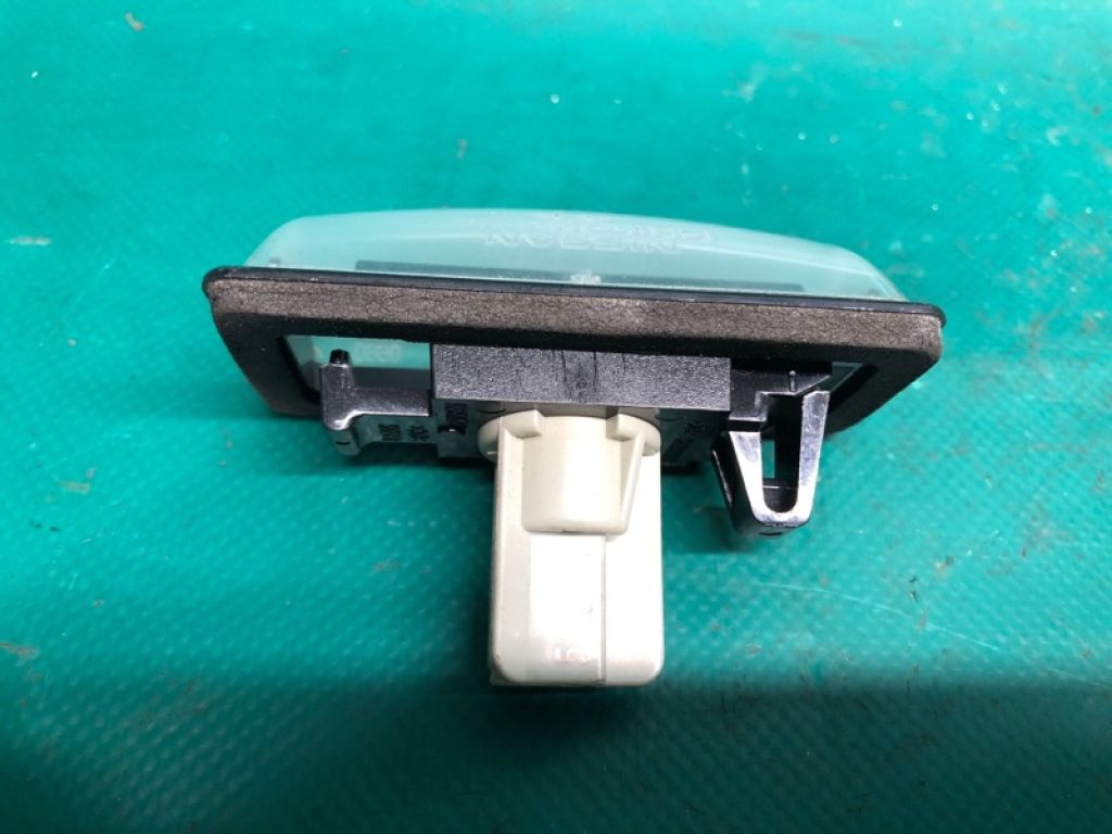 26510-9Y00A | Подсветка номера NISSAN ROGUE 08-15 - Фото 4