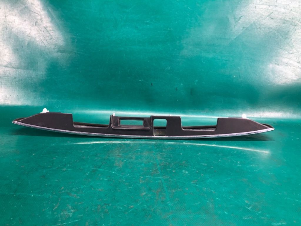 84810-1VK1C | накладка кришки багажника NISSAN ROGUE 08-15 - Фото 2