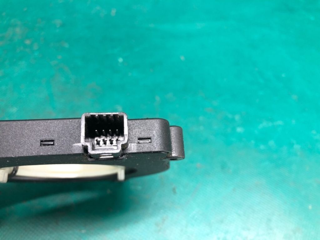 47945-JD00A | Датчик кута повороту керма NISSAN ROGUE 08-15 - Фото 3