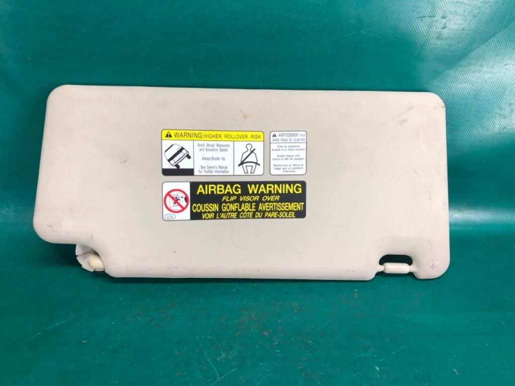 96401-1VK1A | Козирок сонцезахисний лів. NISSAN ROGUE 08-15