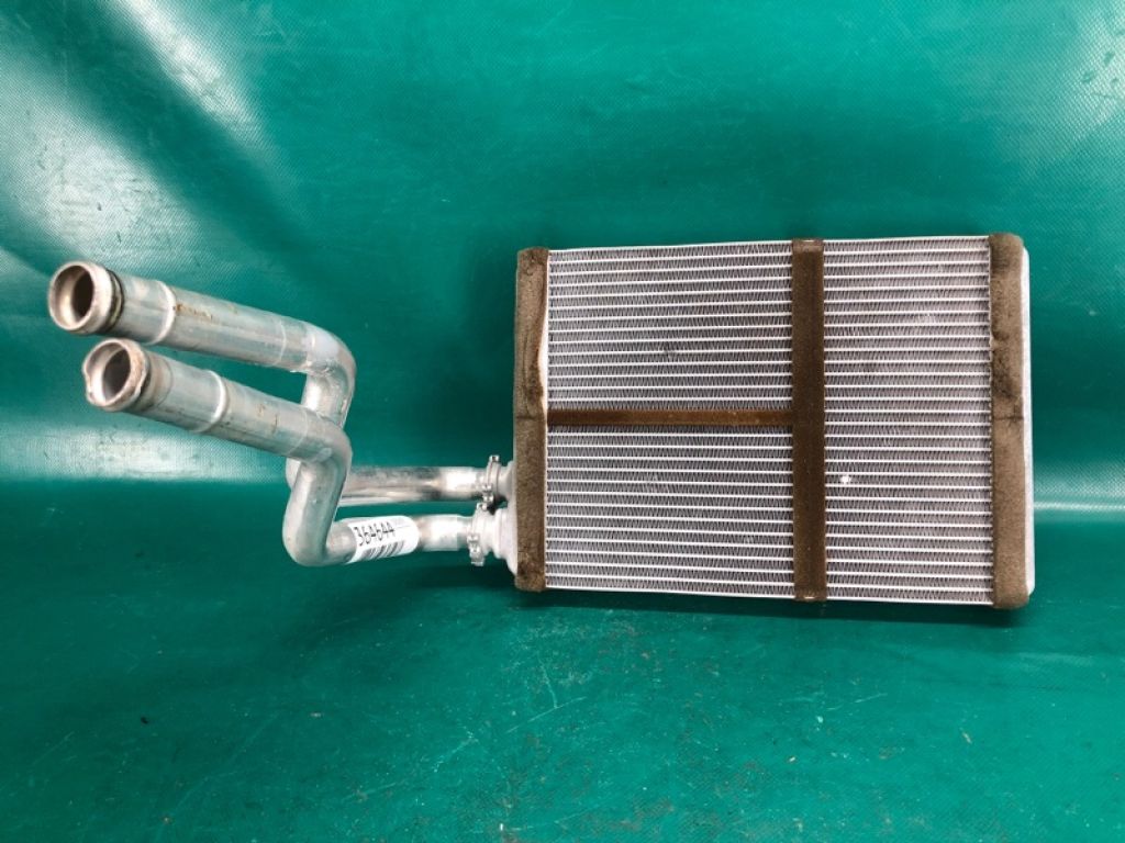 8K0 898 037 A | Радіатор пічки AUDI Q5 08-16