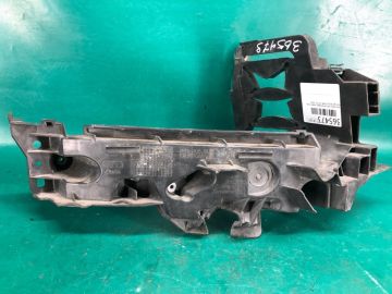 Кронштейн кріплення фари передн. прав. AUDI Q5 08-16