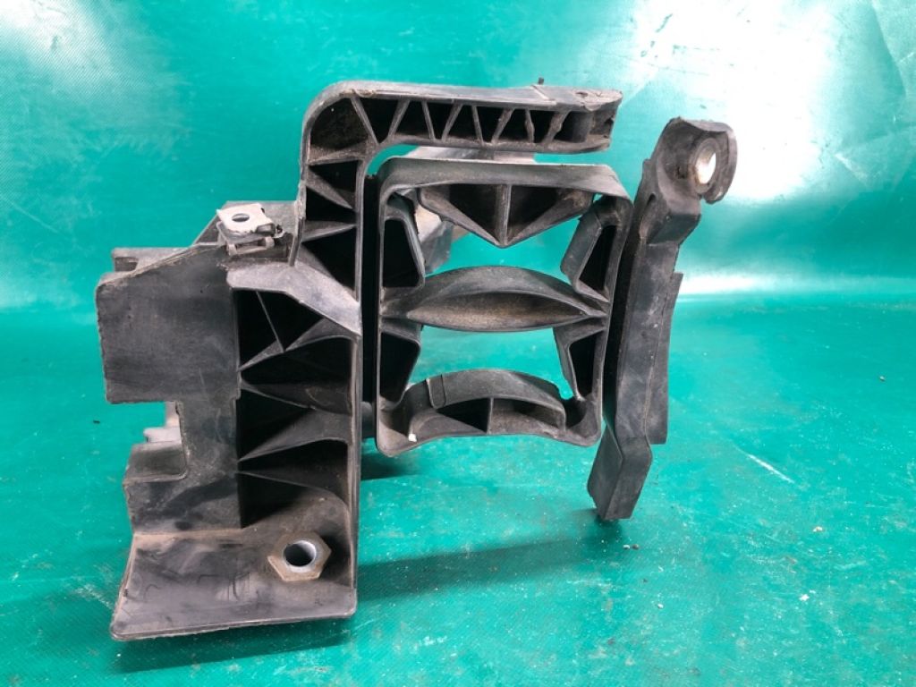 8R0 805 608 B | Кронштейн кріплення фари передн. прав. AUDI Q5 08-16 - Фото 3