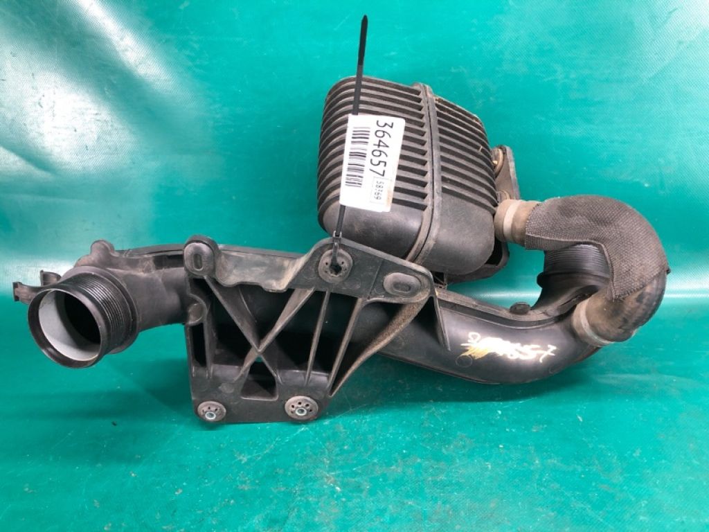 8K0 145 673 AJ | Патрубок інтеркулера AUDI Q5 08-16