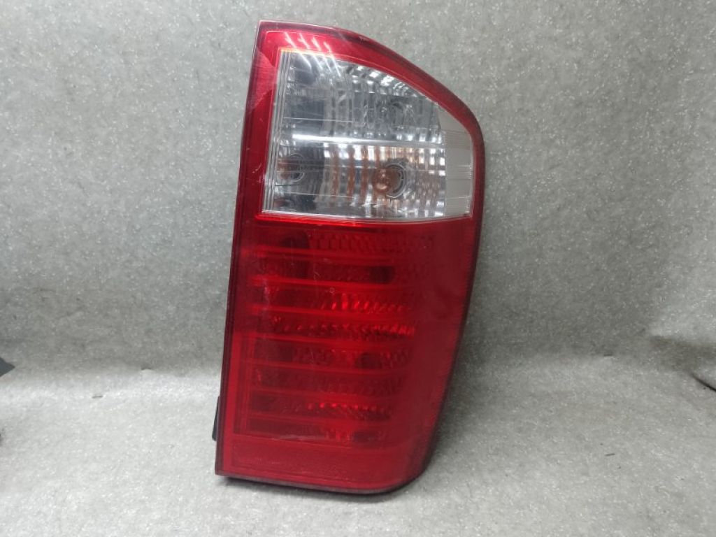 924024D020 | Ліхтар зовнішній прав. KIA SEDONA 06-14