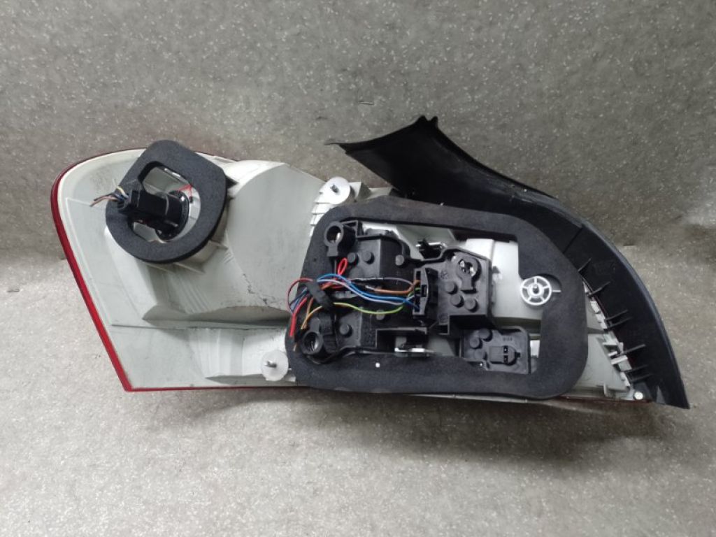 63217285642 | Ліхтар зовнішній прав. BMW 1 SERIES (E81/E87) 04-14 - Фото 3