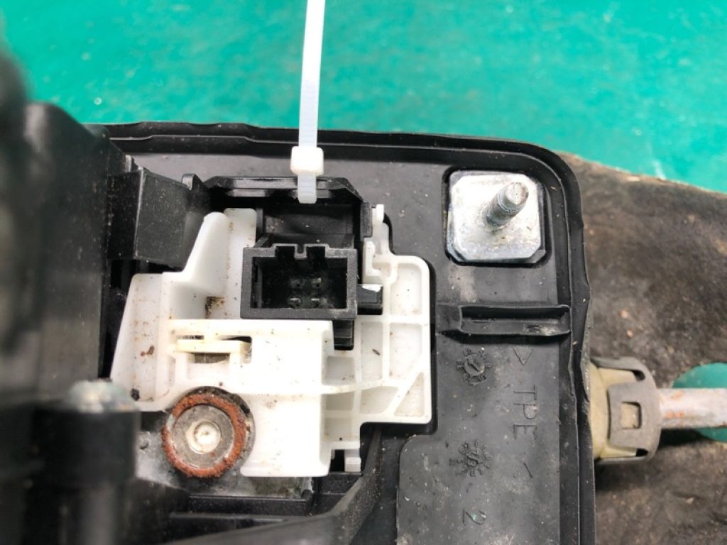 8K1 713 105 Q | Куліса АКПП AUDI Q5 08-16 - Фото 7