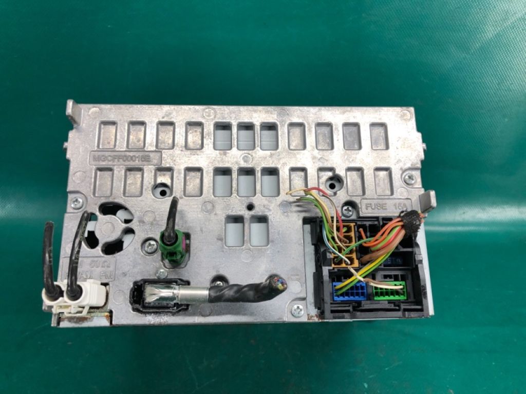 8R1 035 186 Q | магнітола AUDI Q5 08-16 - Фото 2