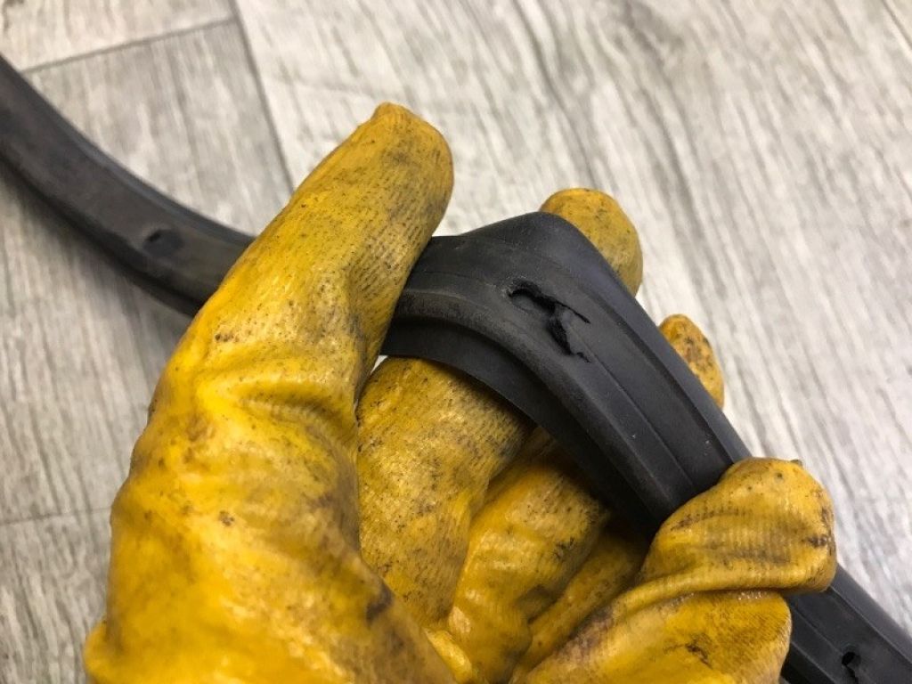 BM5Z-5820708-E | Ущільнювач дверей передн. прав. FORD FOCUS 10-18 - Фото 5