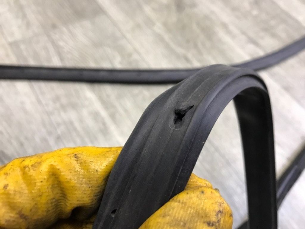 BM5Z-5820708-E | Ущільнювач дверей передн. прав. FORD FOCUS 10-18 - Фото 6