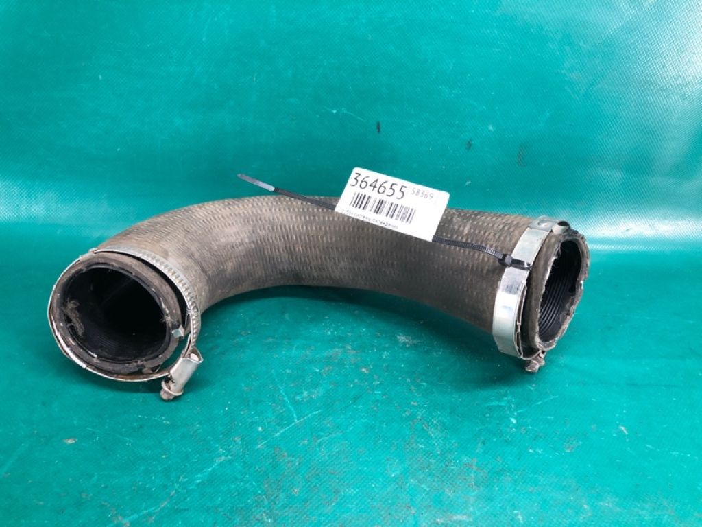 8R0 145 709 H | Патрубок інтеркулера AUDI Q5 08-16