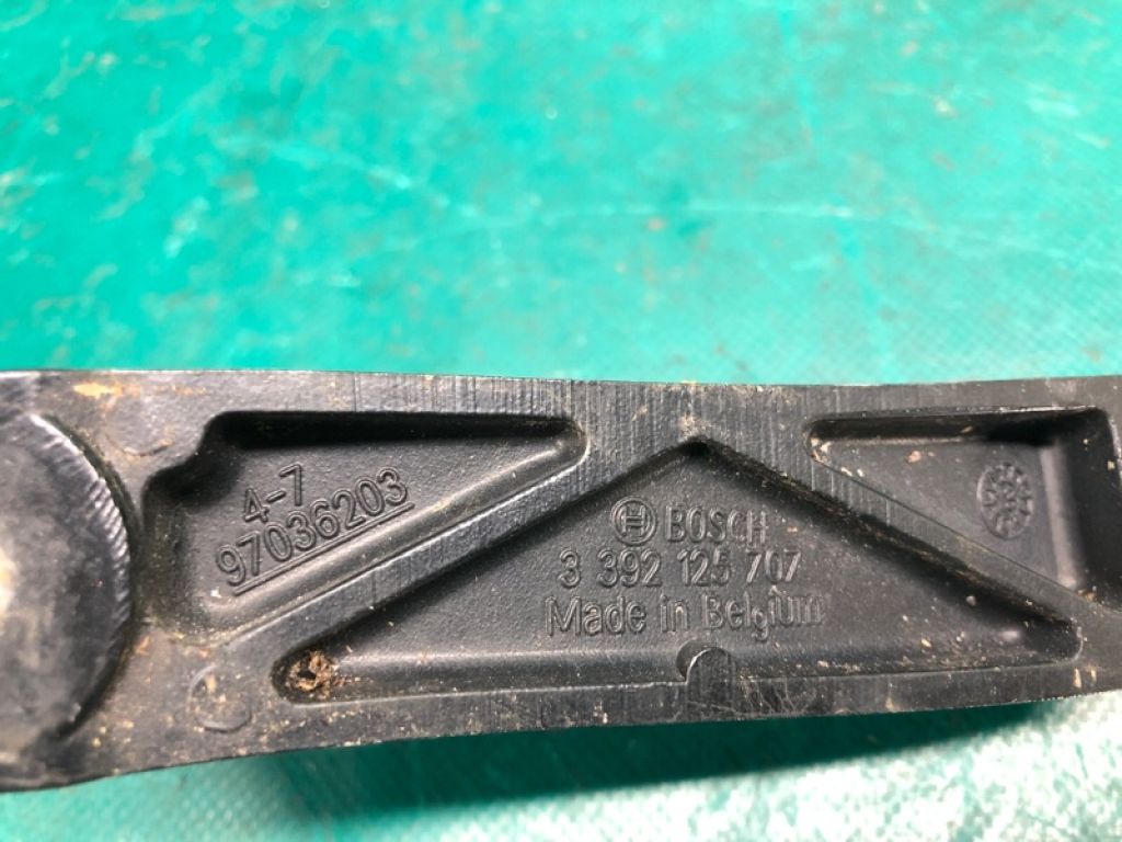 8R1 955 407 B | Повідець склоочисника передній лів. AUDI Q5 08-16 - Фото 6