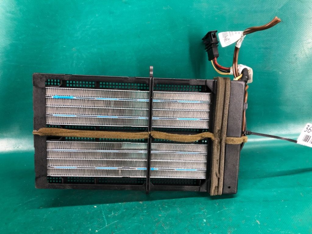 8K0 819 011 C | Радіатор пічки AUDI Q5 08-16