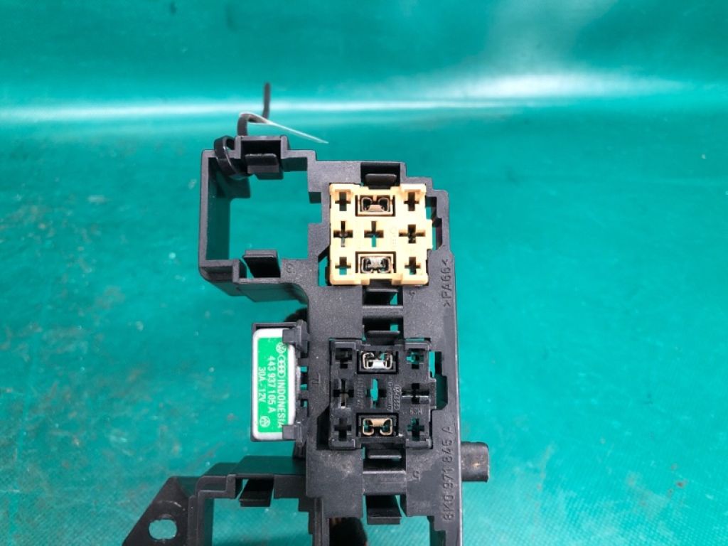 8K0 971 845 A | Блок запобіжників моторний відсік AUDI Q5 08-16 - Фото 4