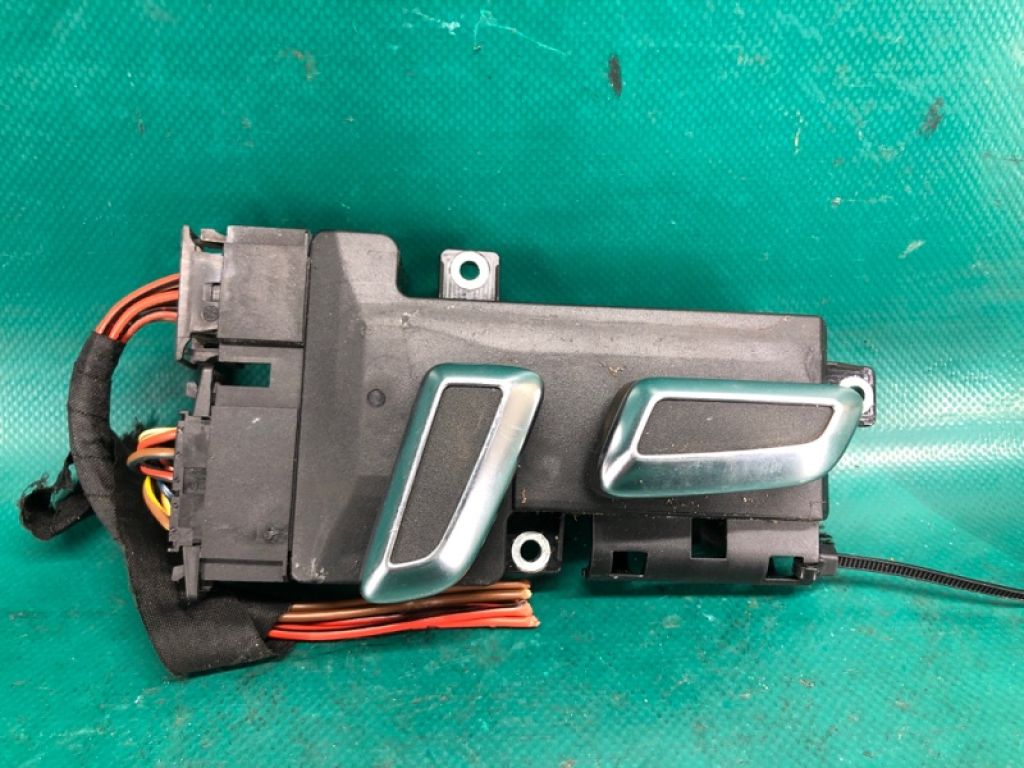 8L0 959 747 | Кнопка регулировки сиденья лев. AUDI Q5 08-16