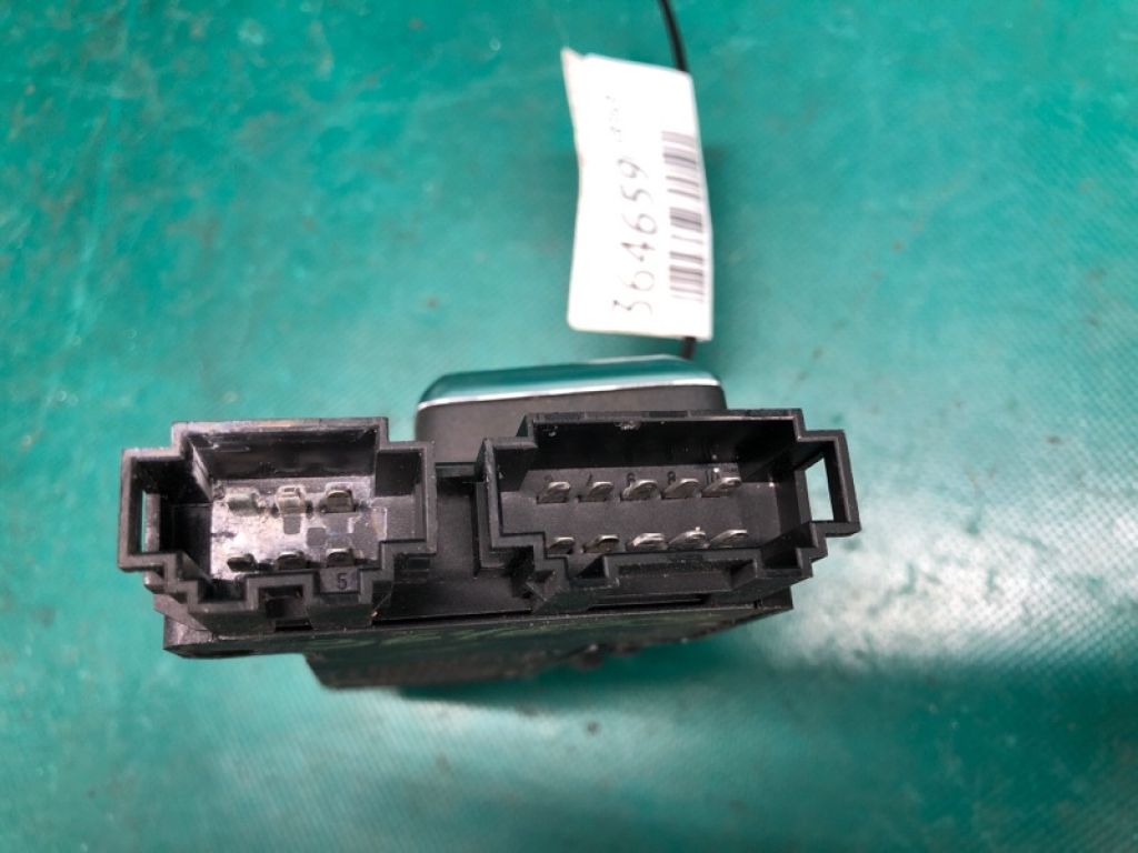 8L0 959 747 | Кнопка регулировки сиденья лев. AUDI Q5 08-16 - Фото 4