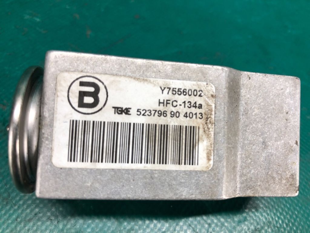 8T0 820 679 | Клапан кондиціонера AUDI Q5 08-16 - Фото 5