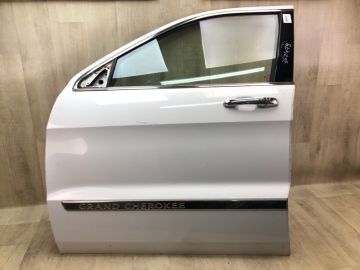 Двері передн. лів. JEEP GRAND CHEROKEE 11-22