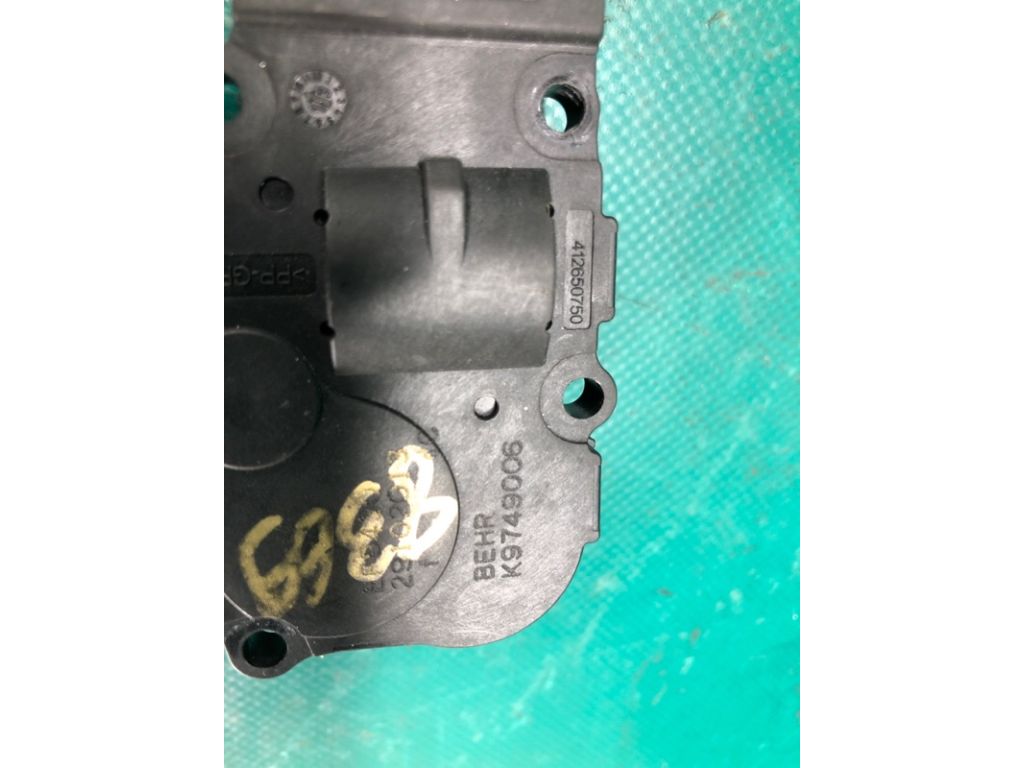 8K0 820 511 C | Моторчик заслінки пічки AUDI Q5 08-16 - Фото 6