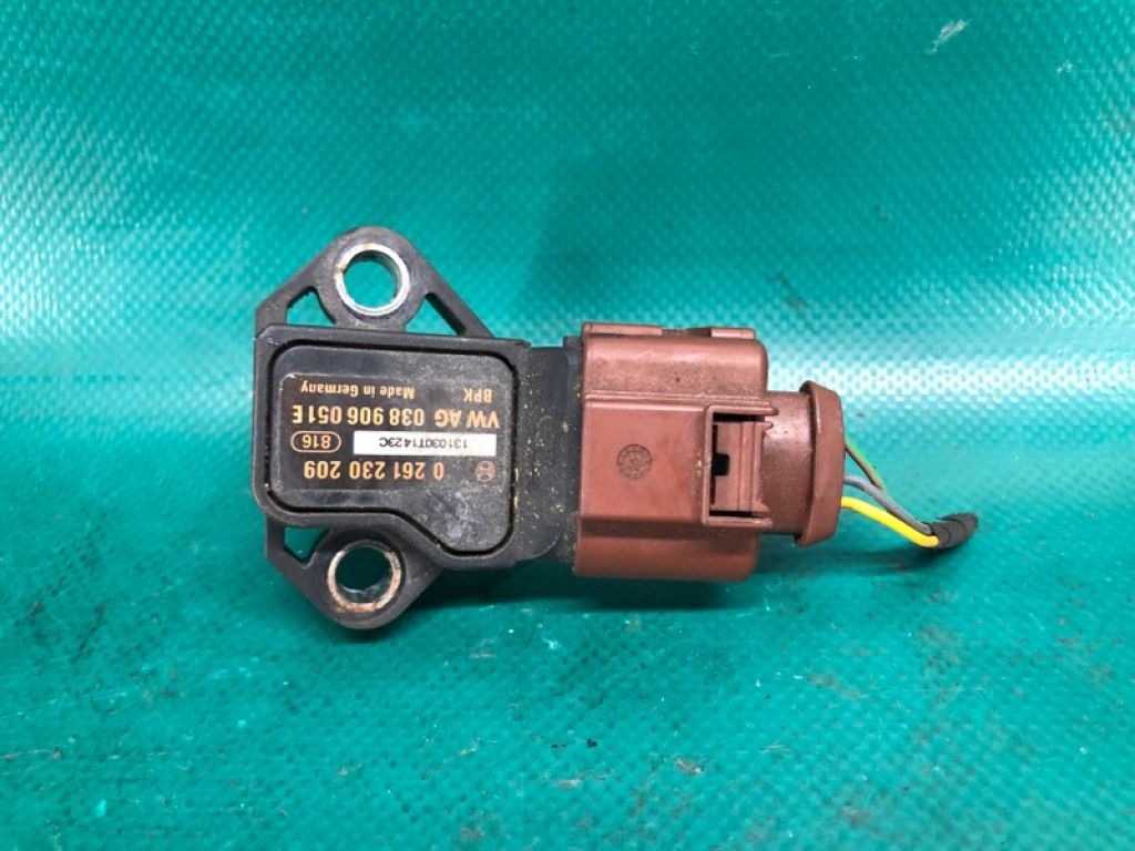 038 906 051 E | Датчик абсолютного давления (MAP sensor) AUDI Q5 08-16