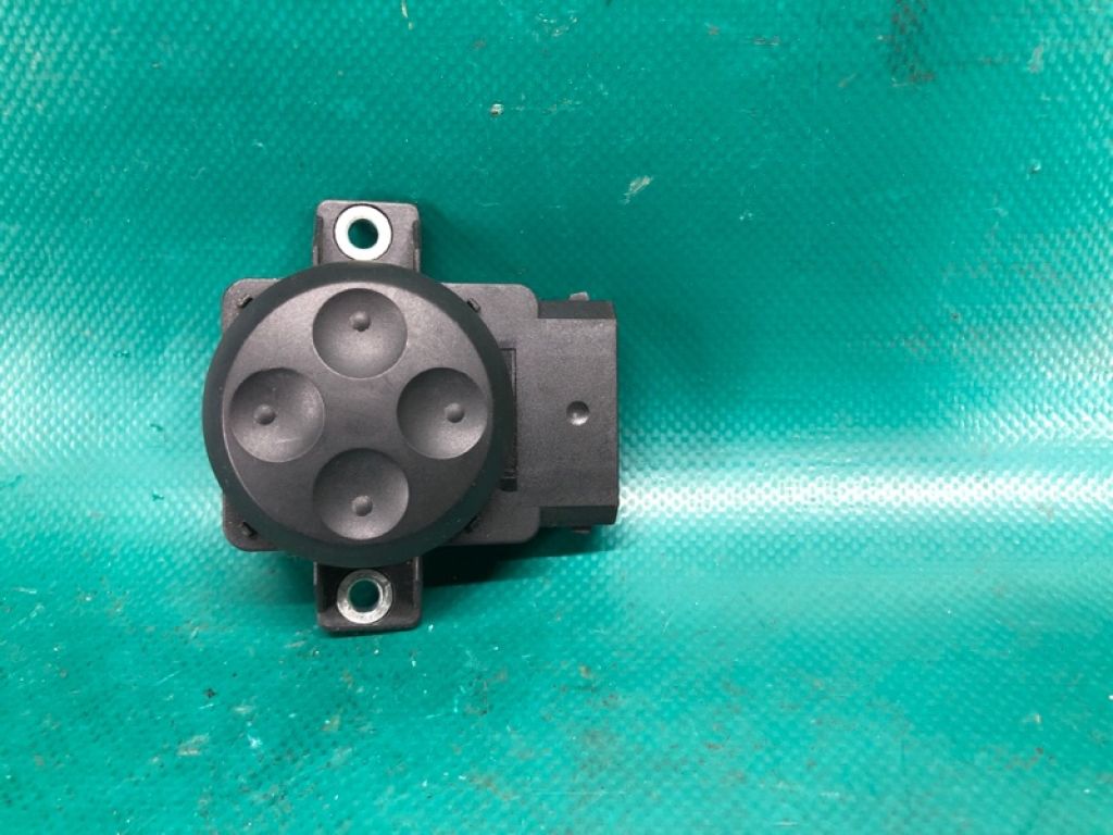 8E0 959 777 4PK | Кнопка регулировки сиденья лев. AUDI Q5 08-16