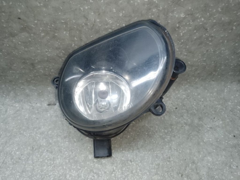 8P0941700A | Протитуманна фара прав. AUDI Q7 05-15