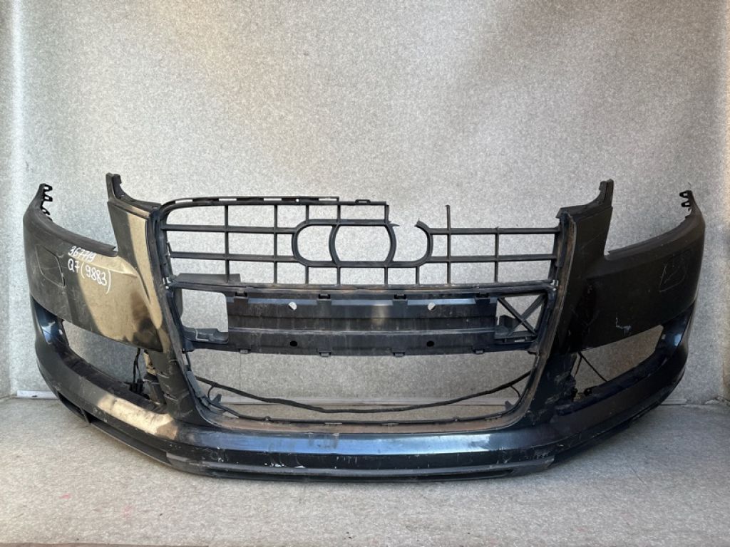 Бампер передній AUDI Q7 05-15