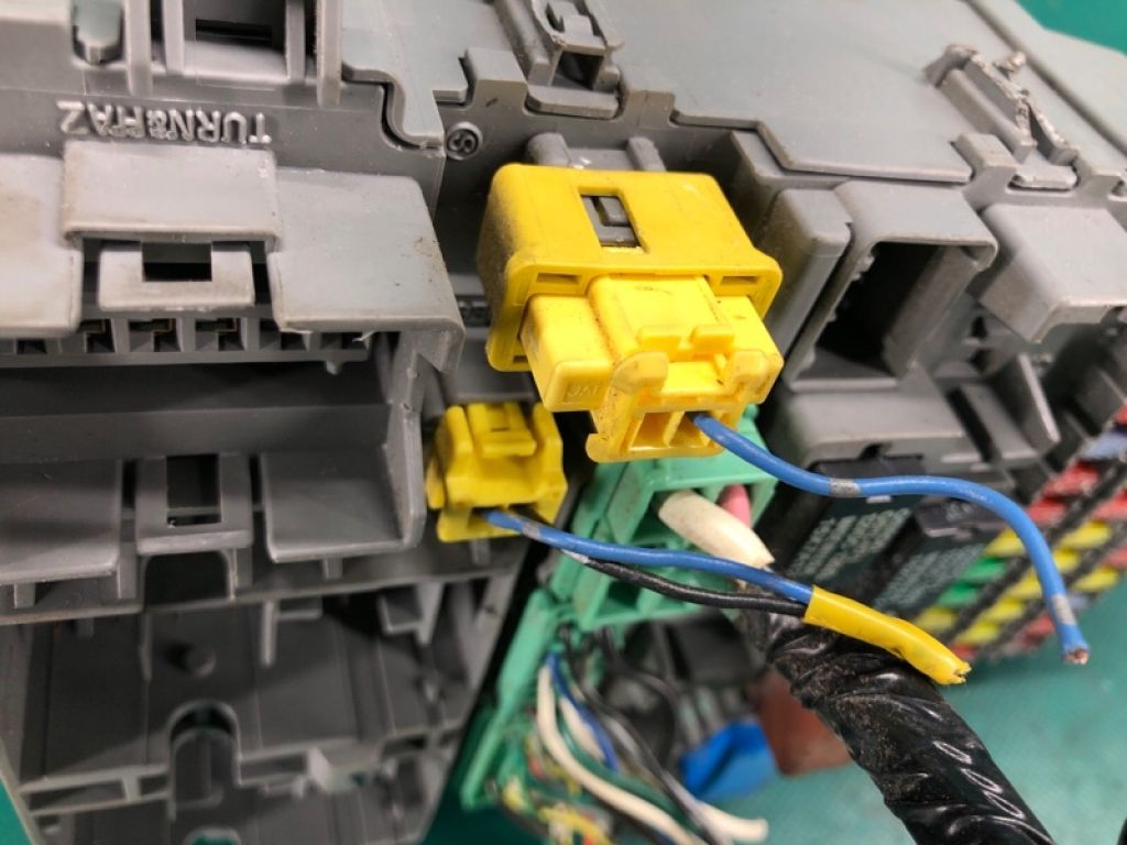 38200-STX-A02 | Блок запобіжників ACURA MDX (YD2) 06-13 - Фото 5