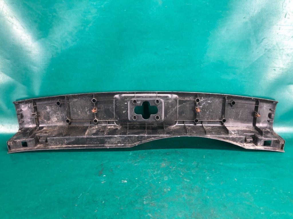 84992-1KA0A | Накладка отвору багажника NISSAN JUKE 10-19 - Фото 3