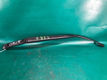 Повідець склоочисника передній прав. LEXUS NX 14-21