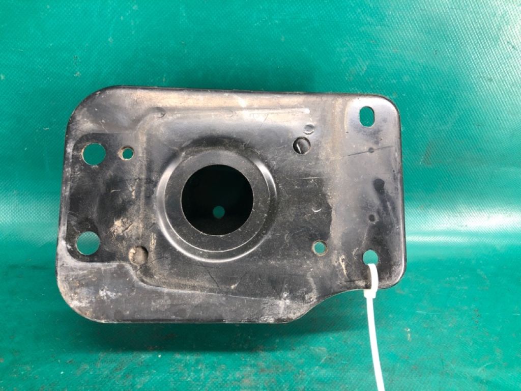 85210-CG000 | Кронштейн підсилювача заднього бампера прав. INFINITI FX S50 03-08