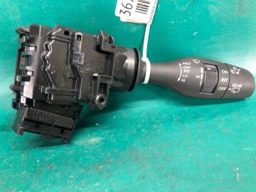 Підрульовий перемикач прав. LEXUS NX 14-21