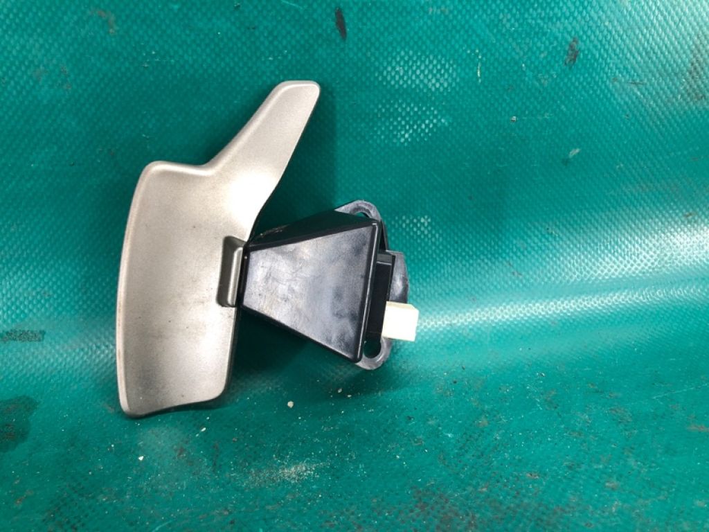 84610-53110 | Пелюстки перемикання передач прав. LEXUS NX 14-21