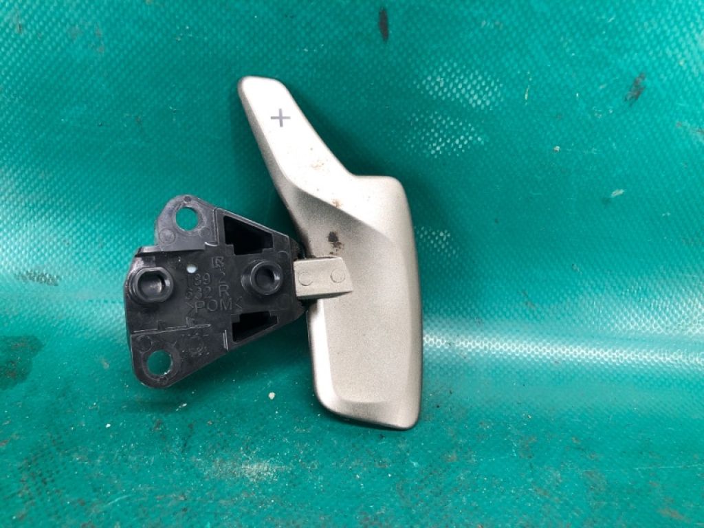 84610-53110 | Пелюстки перемикання передач прав. LEXUS NX 14-21 - Фото 3