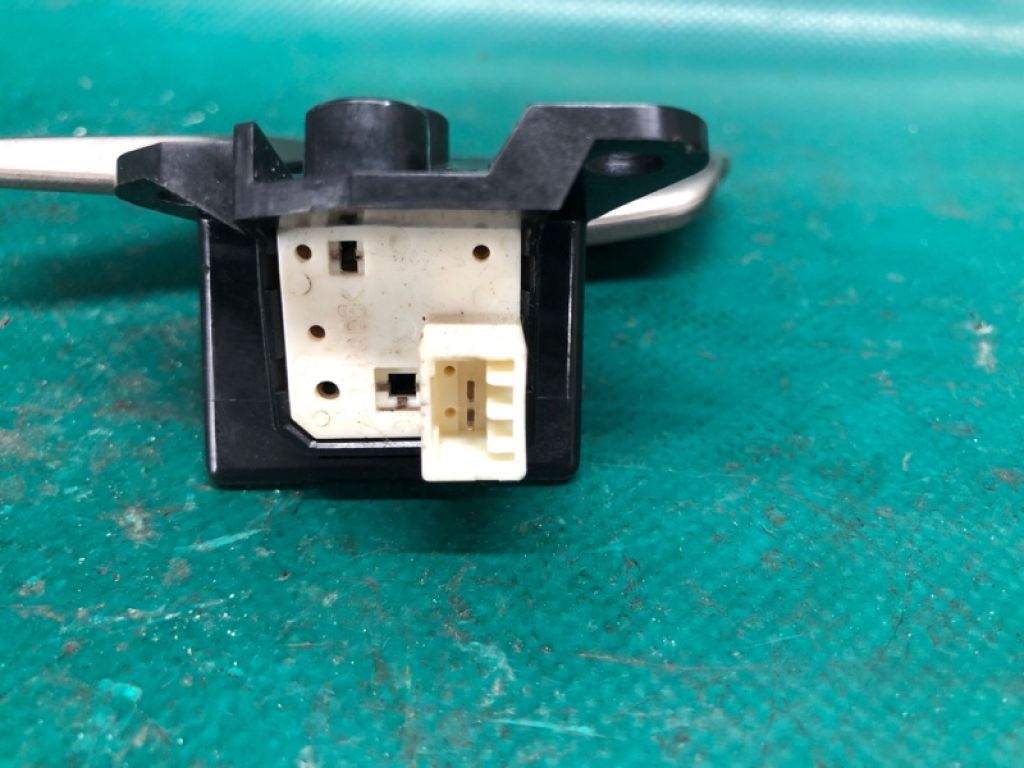 84610-53110 | Пелюстки перемикання передач прав. LEXUS NX 14-21 - Фото 4