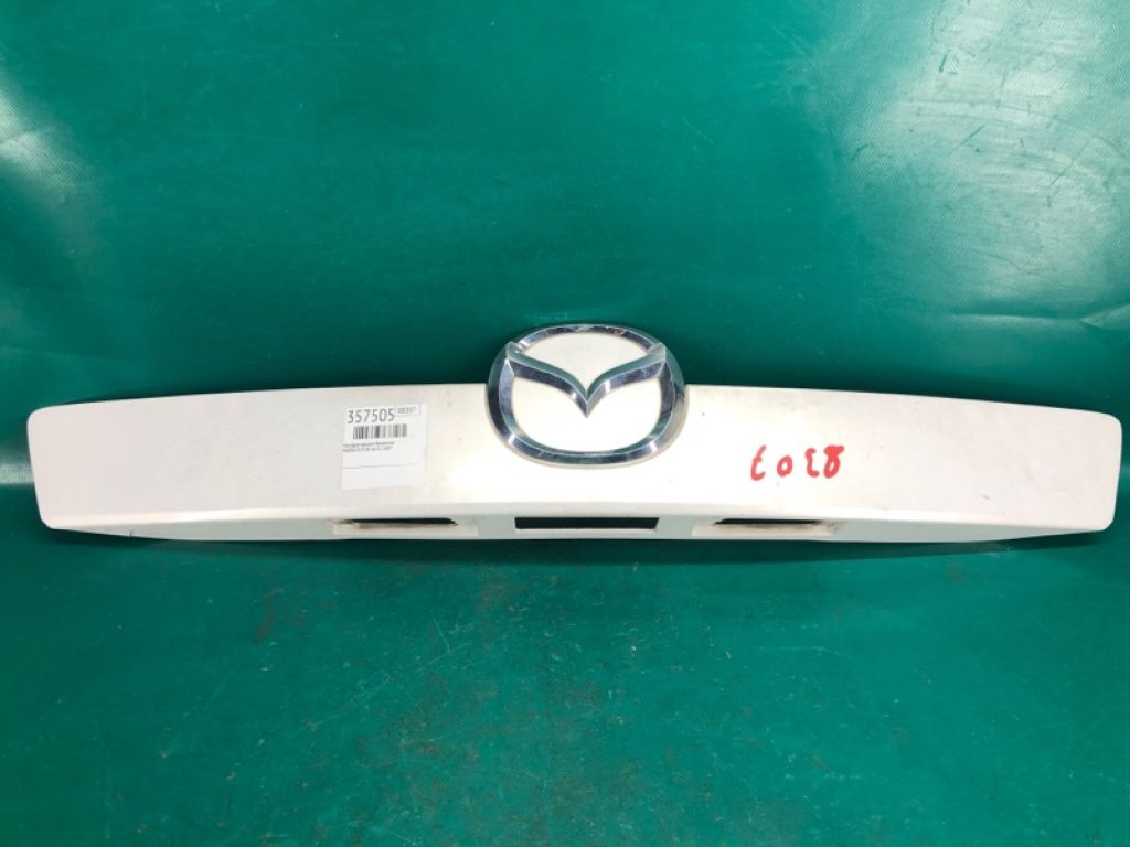 TD11-50-810D 85 | накладка кришки багажника MAZDA CX-9 06-16