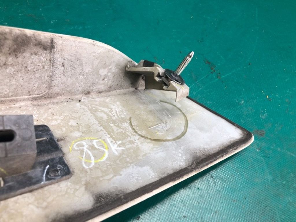 TD11-50-810D 85 | накладка кришки багажника MAZDA CX-9 06-16 - Фото 3