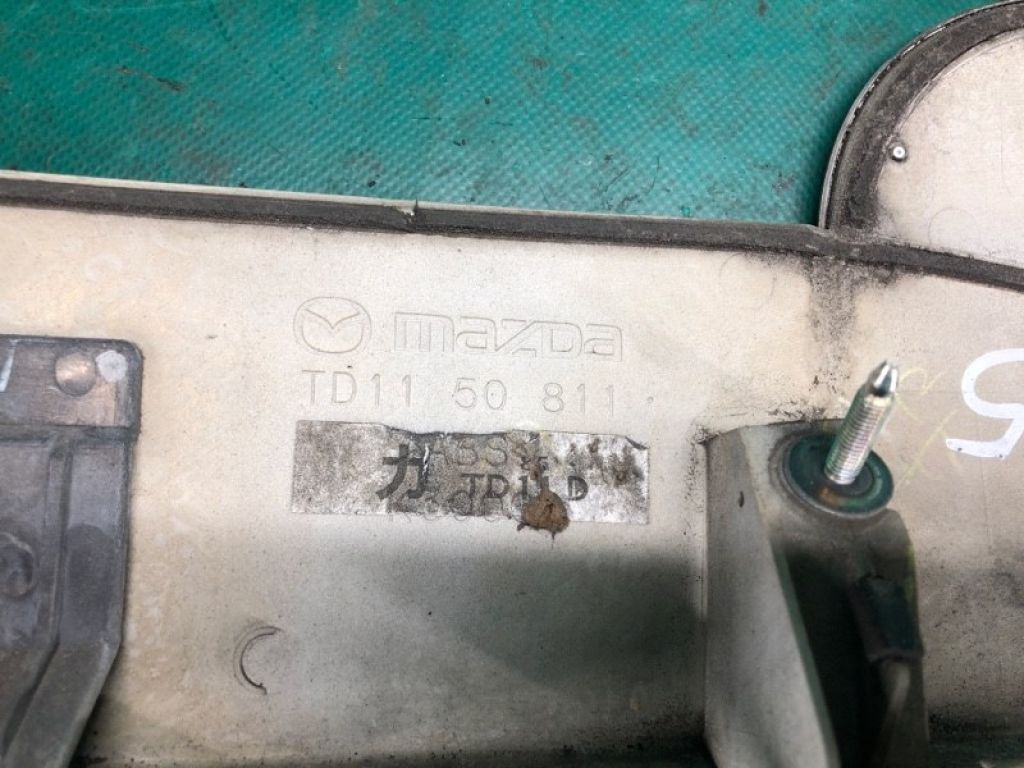 TD11-50-810D 85 | накладка кришки багажника MAZDA CX-9 06-16 - Фото 4