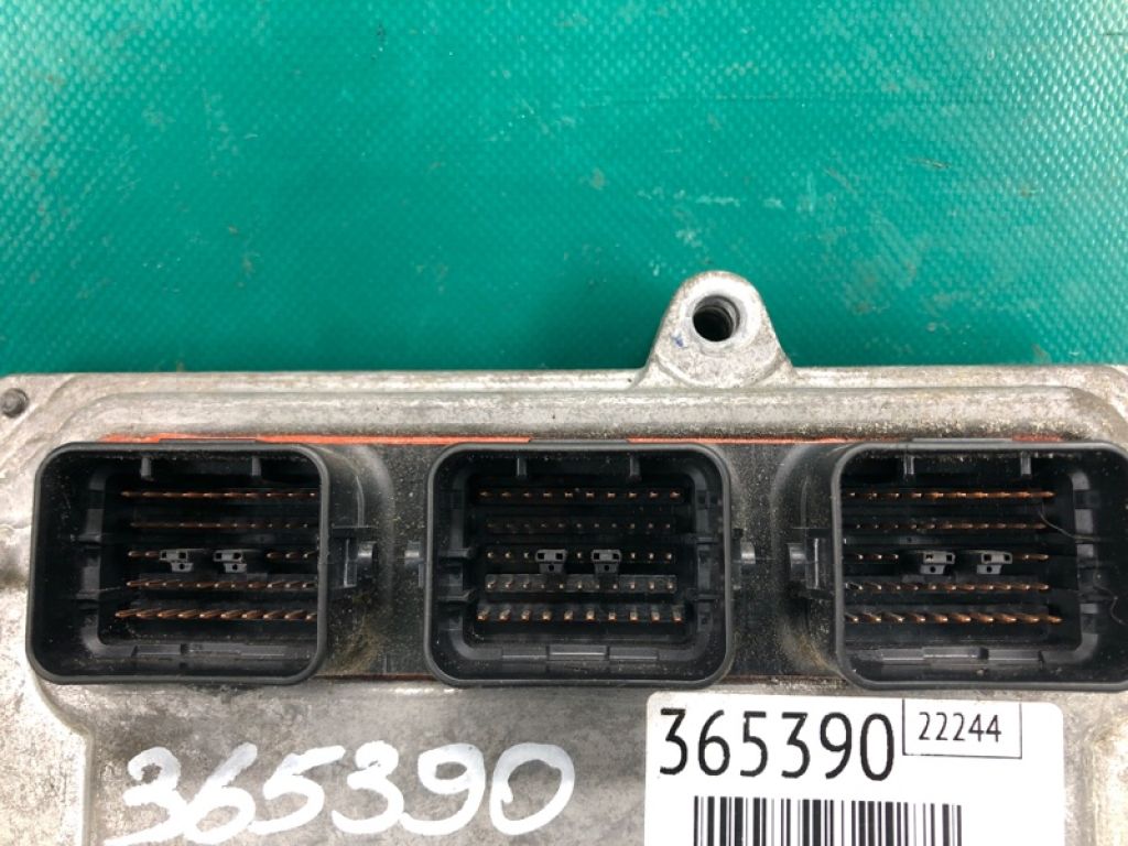 37820-RYE-A63 | Блок управления двигателем ACURA MDX (YD2) 06-13 - Фото 2