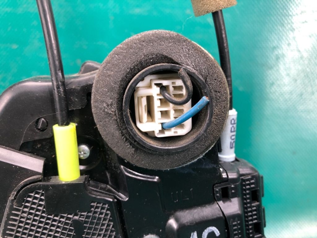 69060-06100 | Замок двері задн. лів. TOYOTA CAMRY 40 06-11 - Фото 4