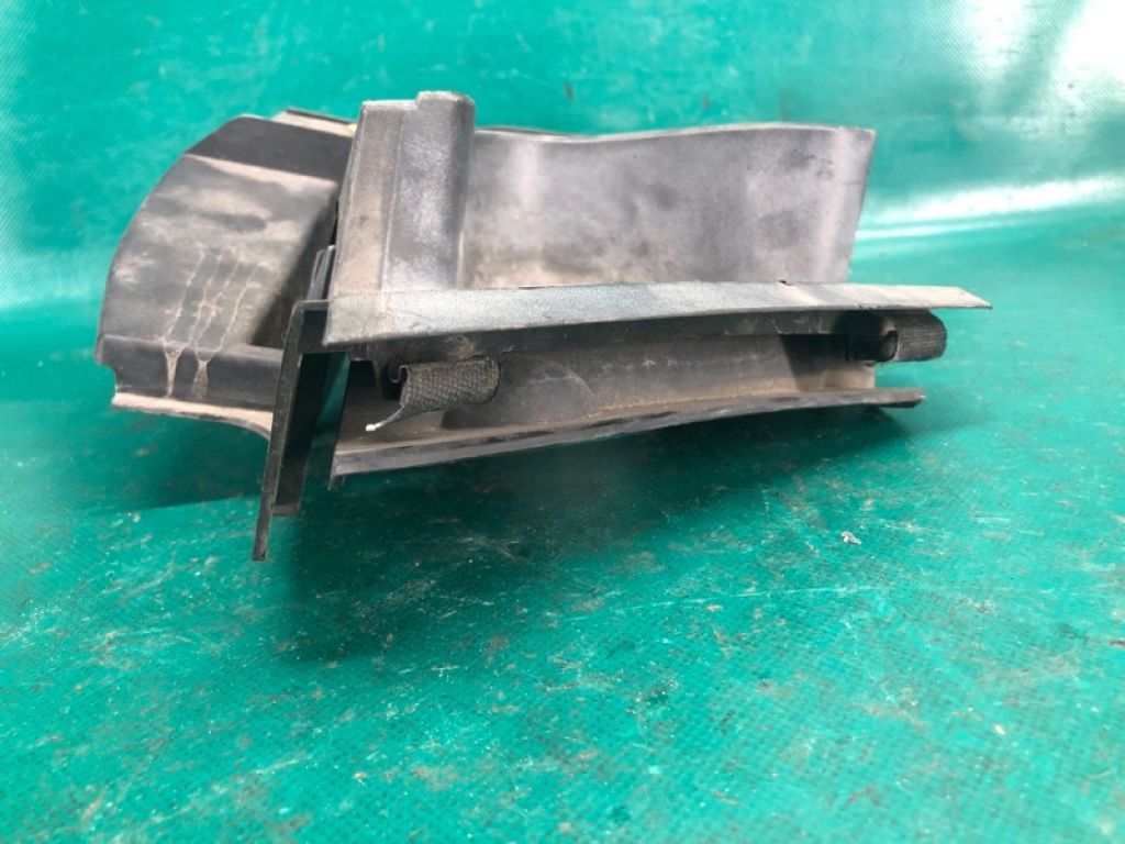 TD11-50-7S0D | Пластик под лобовое стекло / Жабо лев. MAZDA CX-9 06-16 - Фото 5