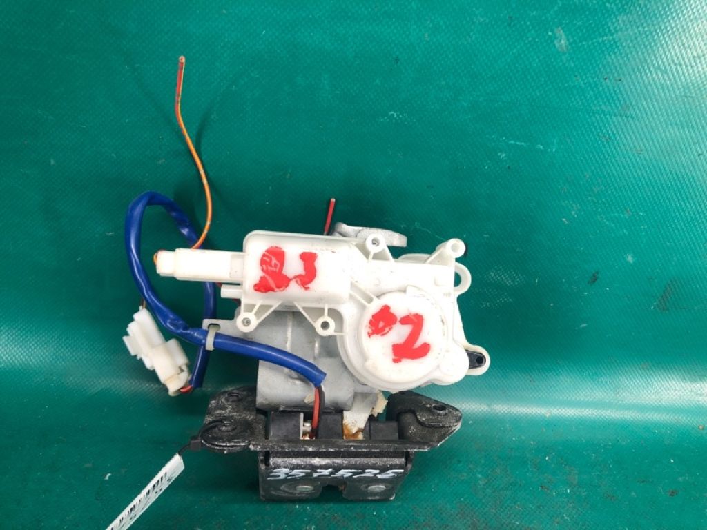 TD11-62-310B | Замок кришки багажника MAZDA CX-9 06-16