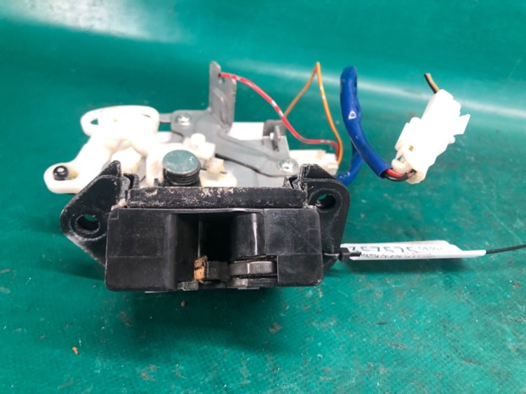 TD11-62-310B | Замок кришки багажника MAZDA CX-9 06-16 - Фото 4