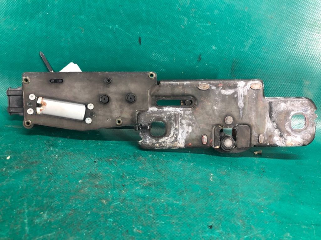 4F9 827 383 G | Привод открывания крышки багажника AUDI Q5 08-16