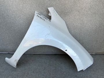 Крило переднє прав. NISSAN LEAF 10-17