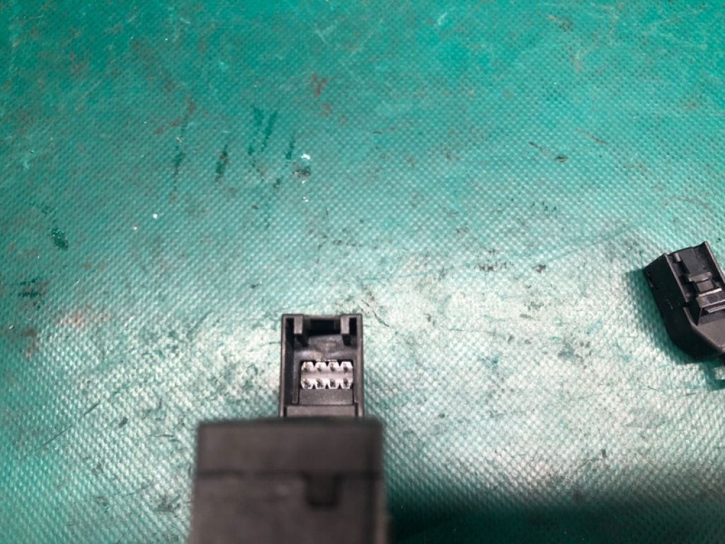 8R0 959 673 B V10 | Кнопка курсової стійкості AUDI Q5 08-16 - Фото 4