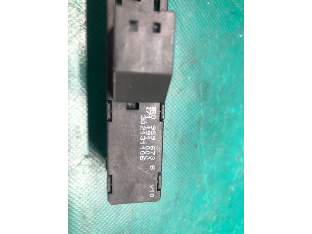 8R0 959 673 B V10 | Кнопка курсової стійкості AUDI Q5 08-16 - Фото 6