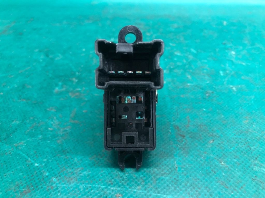 25411-1KL5A | Кнопка склопідіймача задн. лів. NISSAN JUKE 10-19 - Фото 4