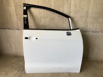 Двері передн. прав. CHRYSLER PACIFICA 16-20